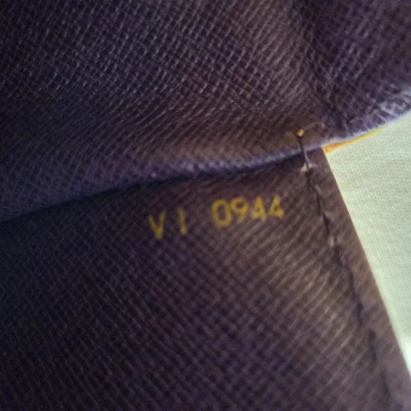 Louis Vuitton Saint-Cloud Mini Tassiri Yellow Epi Leather shoulder bag.